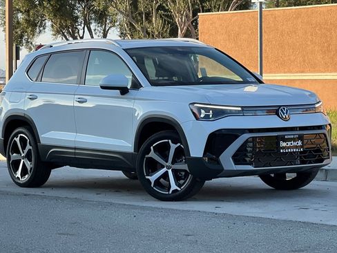 New 2026 Volkswagen Taos SEL AWD/4WD image 2