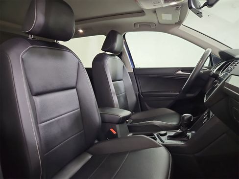 Used 2021 Volkswagen Tiguan SE image 23