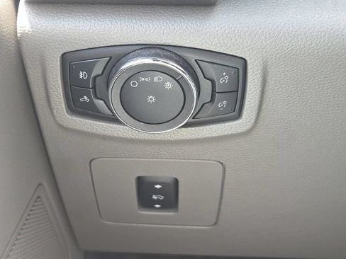 Used 2017 Ford F150 XLT w/ Equipment Group 302A Luxury AWD/4WD image 23
