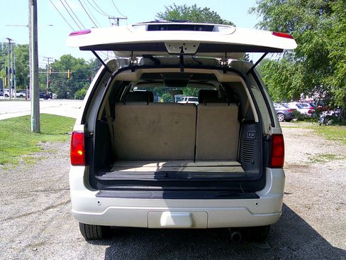 Used 2006 Lincoln Navigator Ultimate image 9