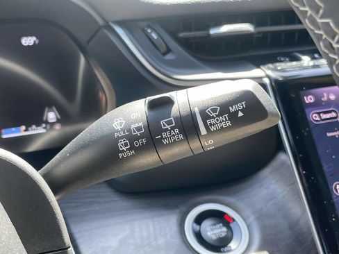Certified 2025 Jeep Grand Cherokee Limited w/ Luxury Tech Group II AWD/4WD image 35