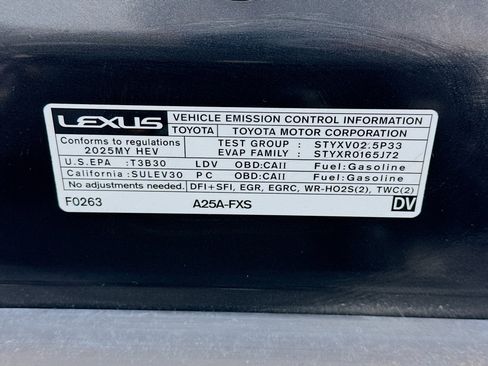 Used 2025 Lexus ES 300h w/ Premium Package image 21