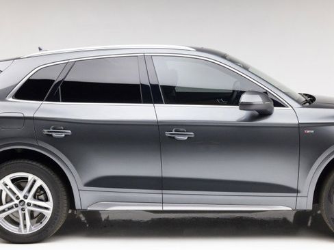 Used 2021 Audi Q5 e Premium w/ Convenience Package image 23