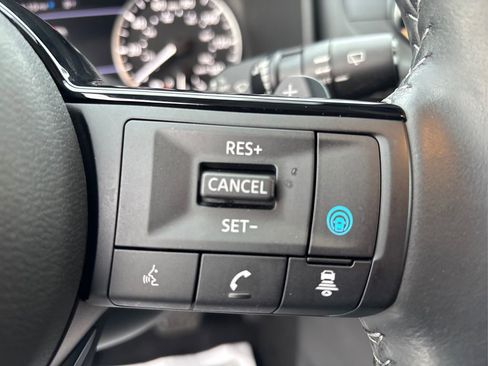 Used 2023 Nissan Rogue SV w/ SV Premium B Package image 27