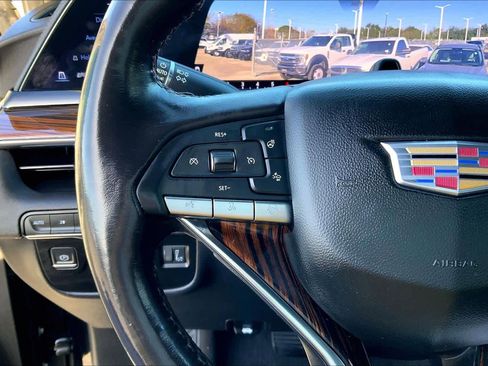 Used 2023 Cadillac Escalade Premium Luxury image 23