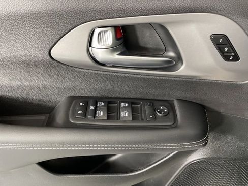 New 2025 Chrysler Pacifica Select image 20