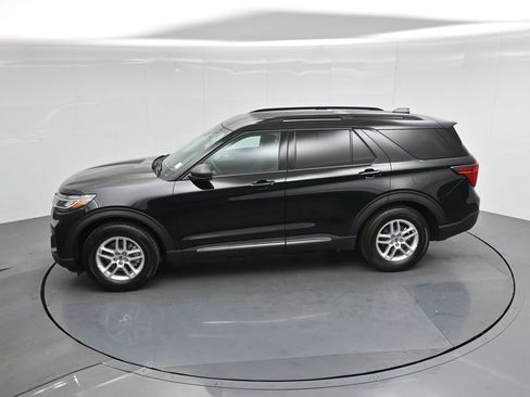 New 2025 Ford Explorer Active image 45