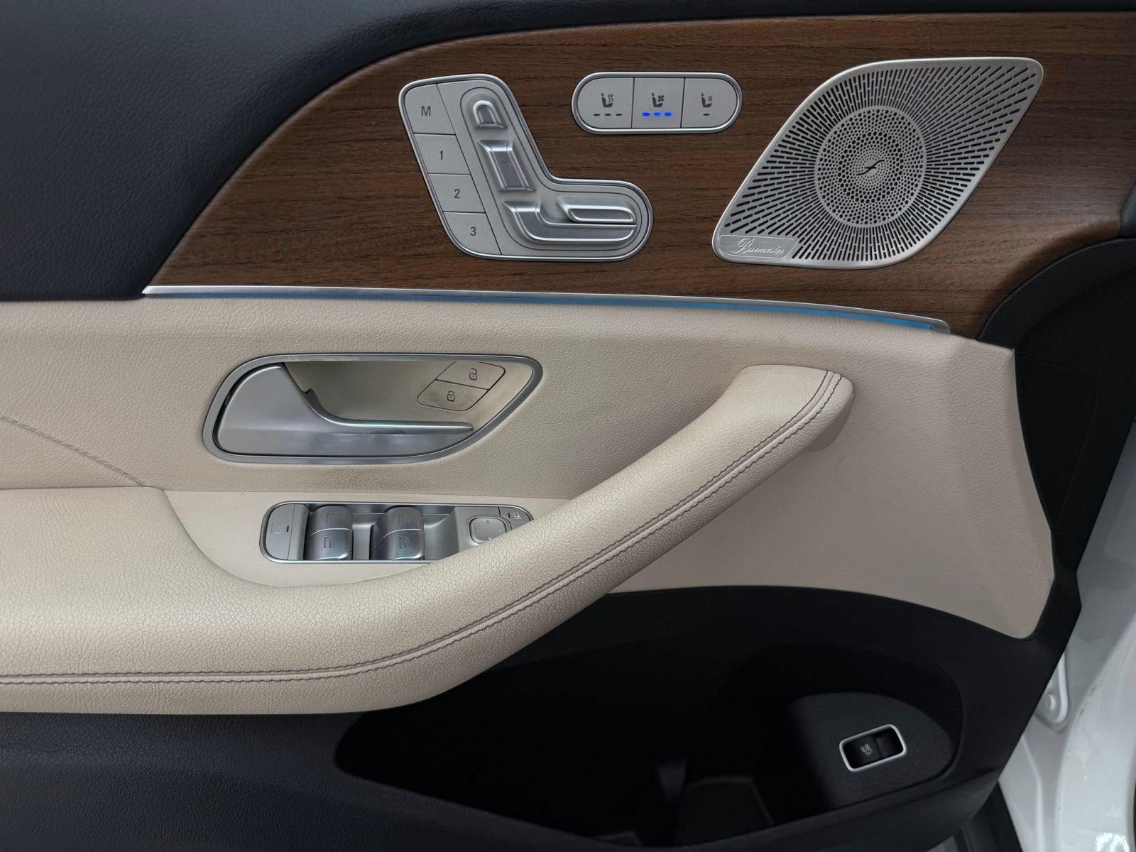 Used 2021 Mercedes-Benz GLS 450 4MATIC image 11