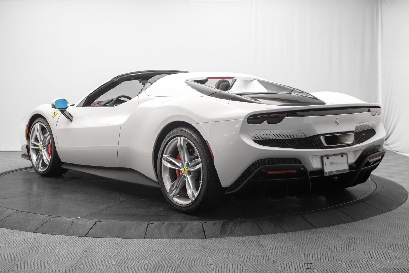 Used 2025 Ferrari 296 GTS RWD image 5