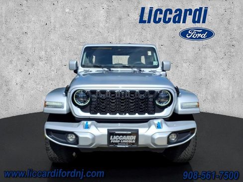 Used 2024 Jeep Wrangler High Altitude AWD/4WD image 2