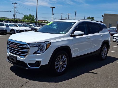 Used 2023 GMC Terrain SLT FWD image 3