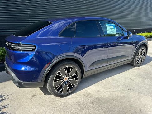 New 2026 Porsche Macan 4 Electric AWD/4WD image 9
