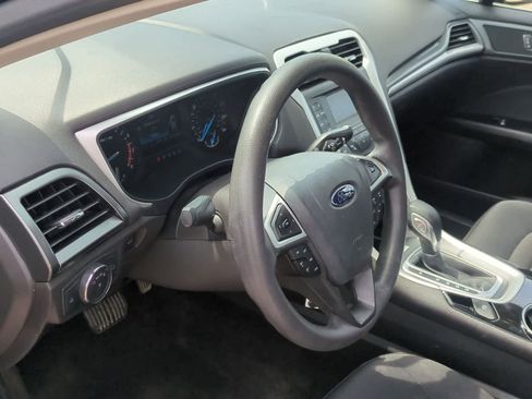 Used 2015 Ford Fusion SE FWD image 10
