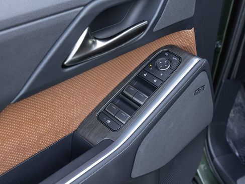 Used 2025 Lexus GX 550 w/ Accessory Package (2T) AWD/4WD image 9