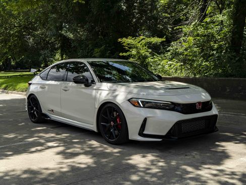 Used 2023 Honda Civic Type R image 2