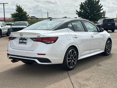 New 2025 Nissan Sentra SR image 8
