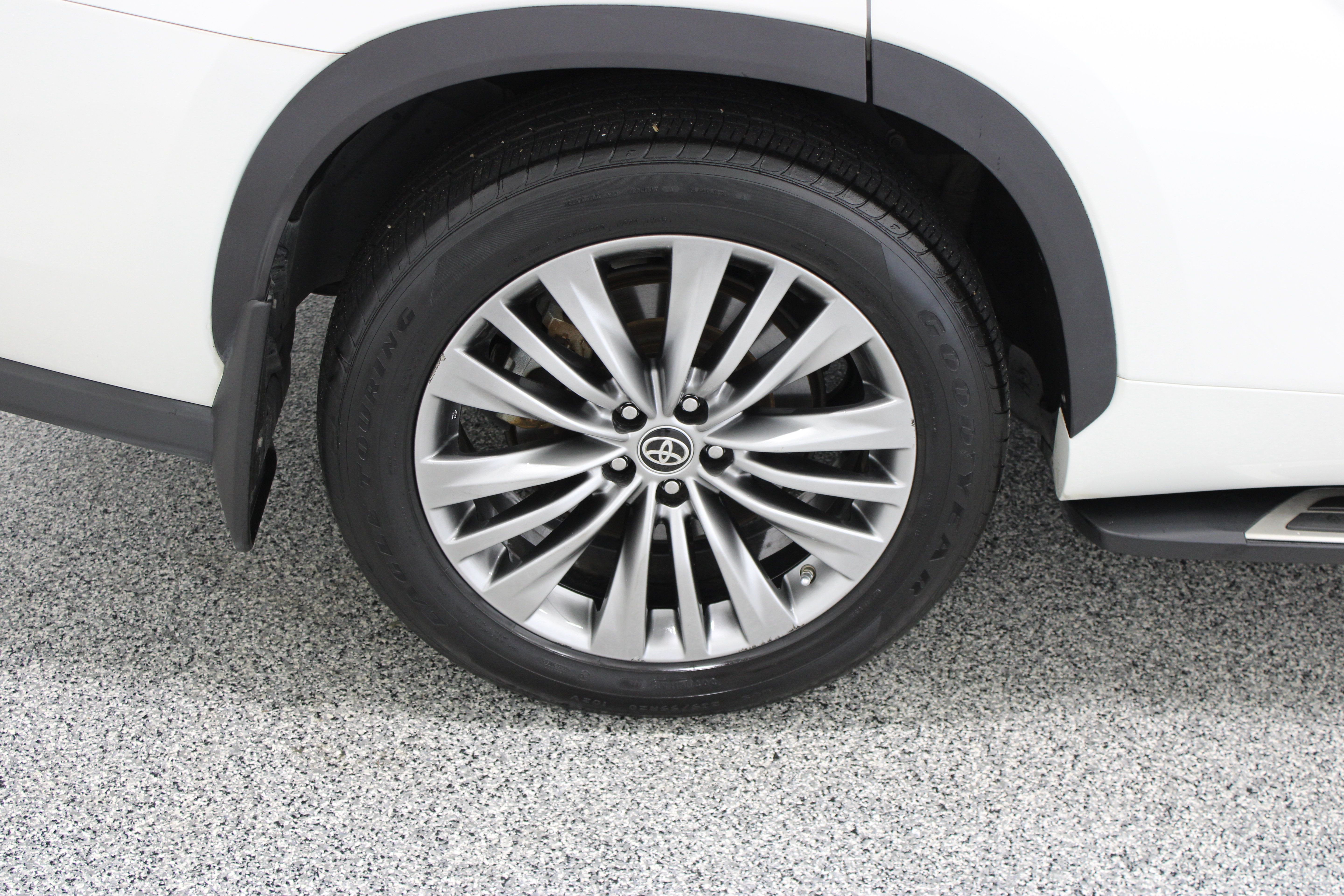 Certified 2020 Toyota Highlander Platinum AWD/4WD image 6