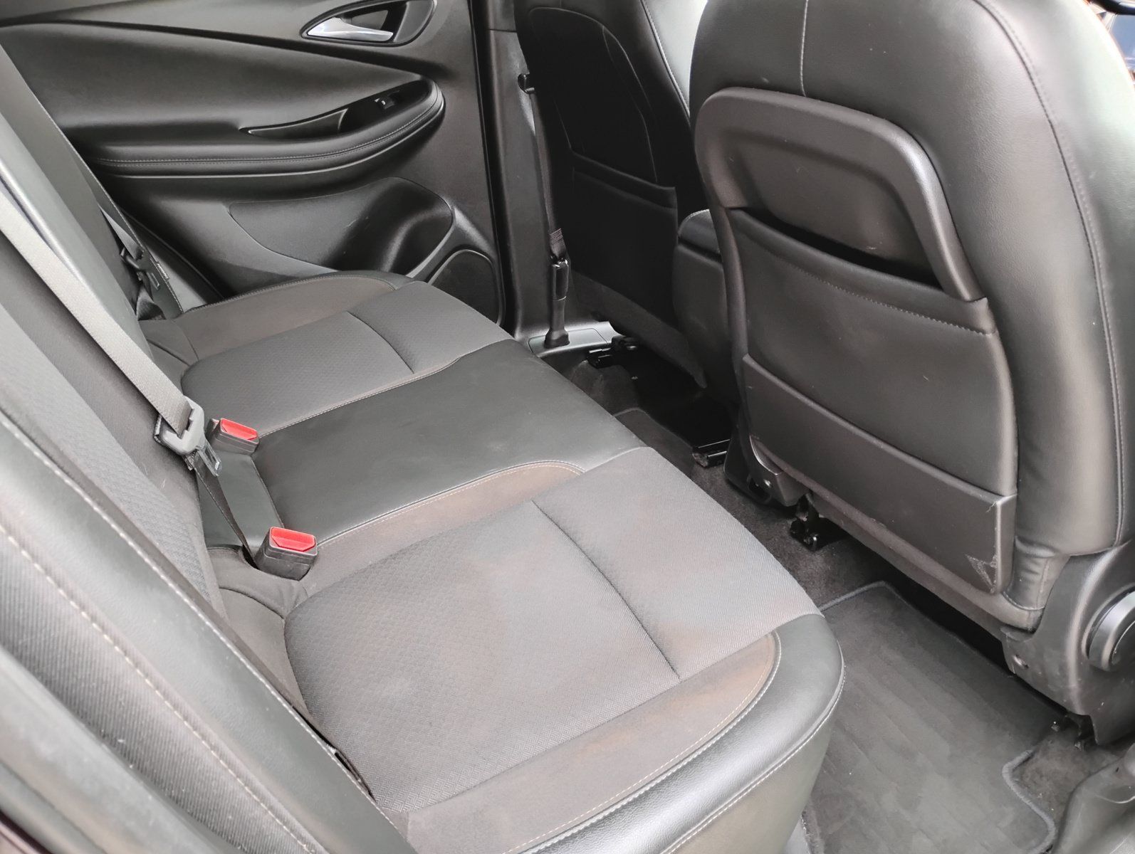 Used 2021 Buick Encore GX Select FWD image 27