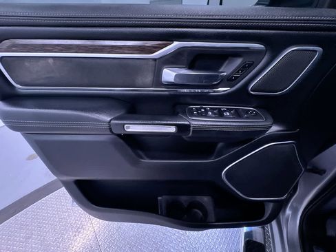 Used 2019 RAM 1500 Laramie image 12