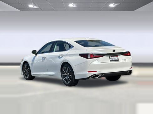 Certified 2025 Lexus ES 350 w/ Premium Package FWD image 3