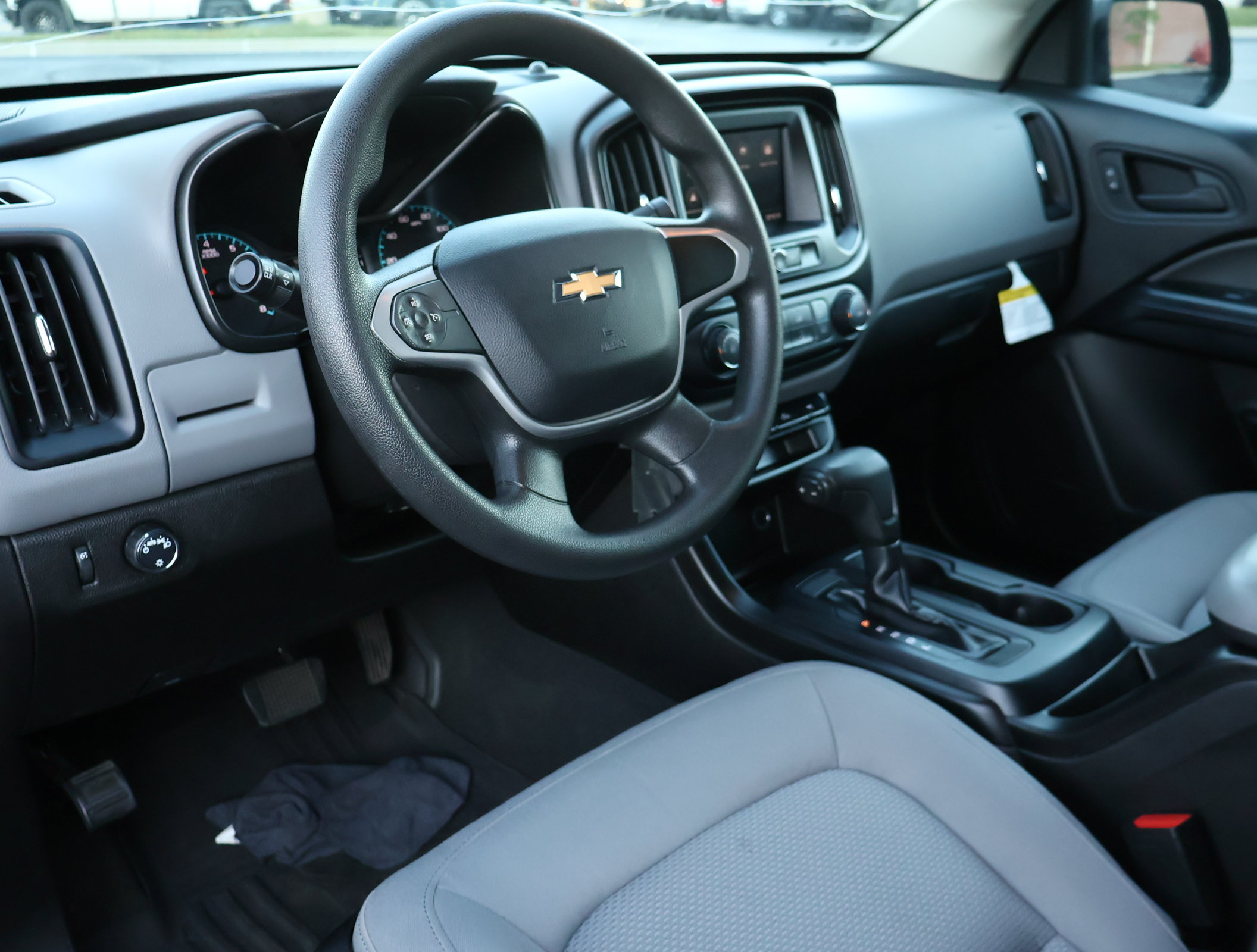 Used 2021 Chevrolet Colorado W/T w/ Custom Special Edition RWD image 3