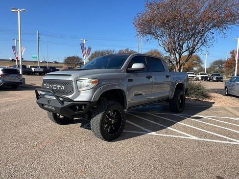 Used 2018 Toyota Tundra SR5 image 2