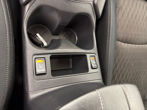 Used 2017 Nissan Rogue SV image 19