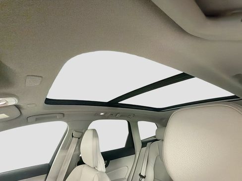 Certified 2024 Volvo XC60 B5 Plus AWD/4WD image 23