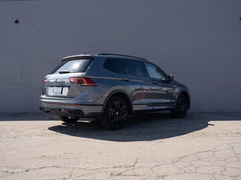 Used 2022 Volkswagen Tiguan SE R-Line image 7