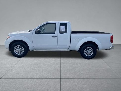 Used 2018 Nissan Frontier SV RWD image 4