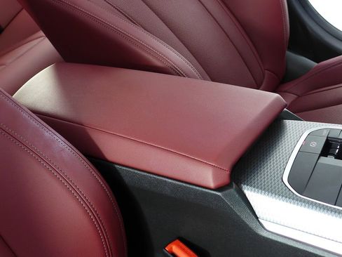 Used 2023 BMW 330i Sedan w/ M Sport Package image 16