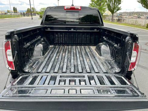 Used 2022 GMC Canyon AT4 w/ Trailering Package AWD/4WD image 13