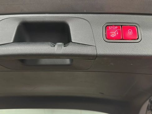 Used 2022 Mercedes-Benz GLC 300 GLC 300 4MATIC Sport Utility 4 image 16