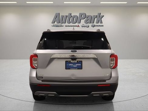 Used 2020 Ford Explorer XLT w/ Equipment Group 202A AWD/4WD image 9