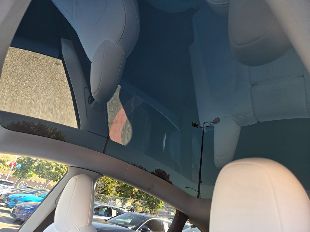 Used 2024 Tesla Model Y Long Range RWD image 17