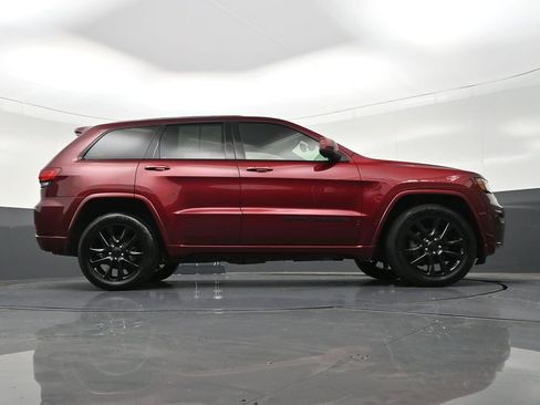 Used 2020 Jeep Grand Cherokee Altitude image 28