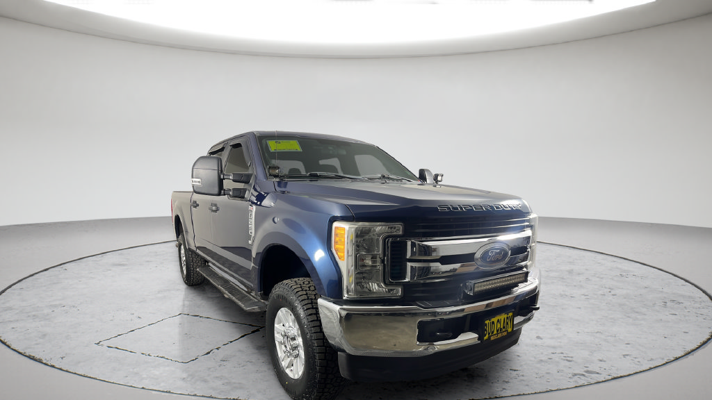 Used 2017 Ford F250 XL w/ STX Appearance Package AWD/4WD image 4
