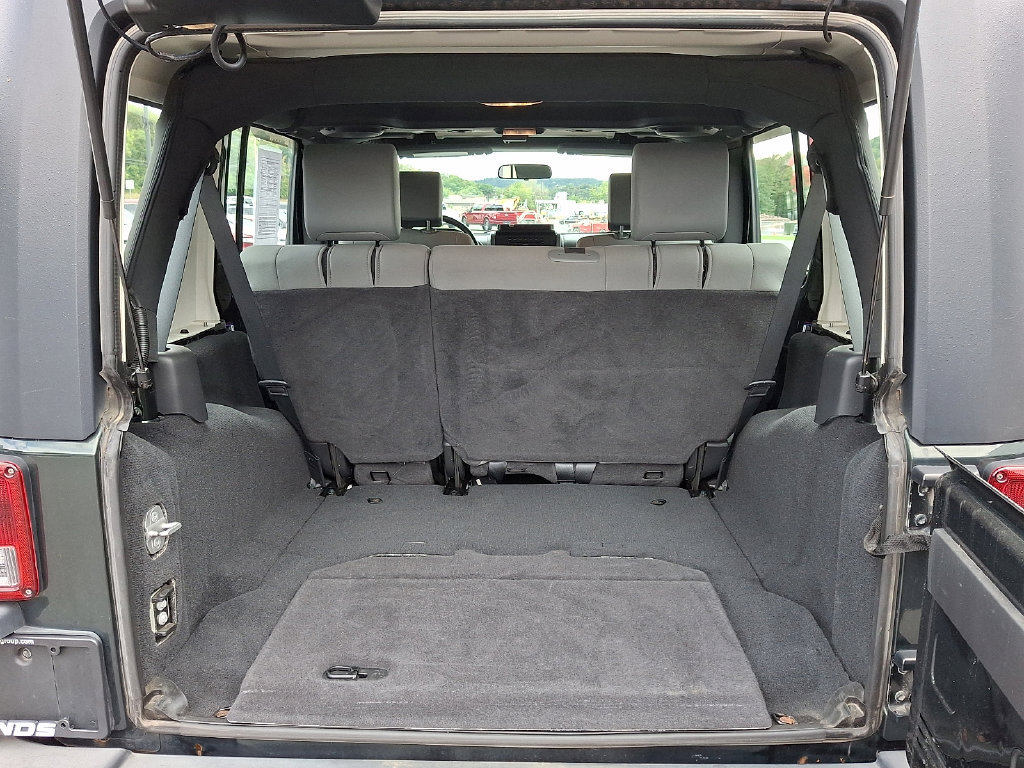 Used 2010 Jeep Wrangler Unlimited Sport AWD/4WD image 27