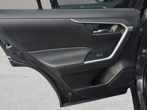 Used 2022 Toyota RAV4 XLE image 12