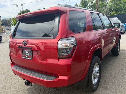 Used 2022 Toyota 4Runner SR5 Premium AWD/4WD image 4