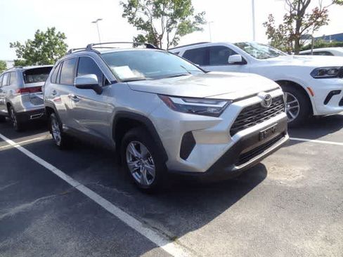Used 2025 Toyota RAV4 XLE AWD/4WD image 3