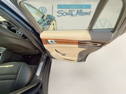Used 2020 Porsche Panamera RWD image 30