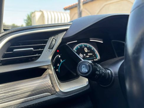 Used 2019 Honda Civic EX image 17