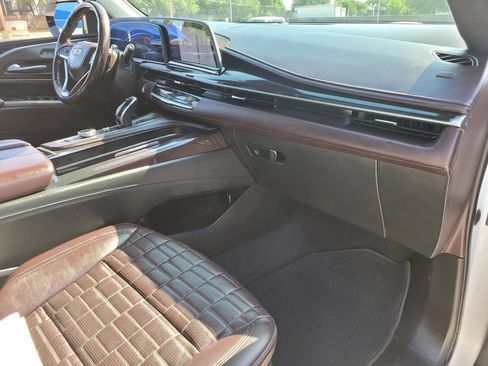 Used 2021 Cadillac Escalade Premium Luxury Platinum AWD/4WD image 9