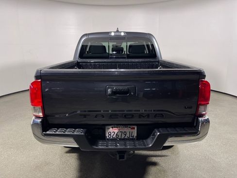 Used 2022 Toyota Tacoma SR5 RWD image 4