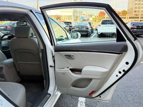 Used 2011 Hyundai Azera Limited w/ Navigation Pkg 3 image 30