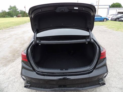 Used 2024 Kia Forte LXS w/ LXS Technology Package FWD image 9