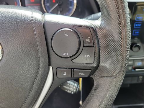 Used 2018 Toyota Corolla LE image 20