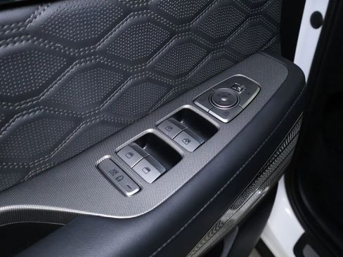 Used 2022 Hyundai Palisade Calligraphy image 13