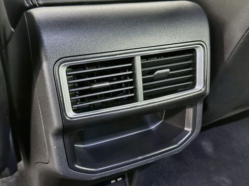 Used 2025 Volkswagen Atlas Cross Sport SE FWD image 27